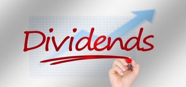 10% dividend yield and upside potential: These stocks offer both - RE Royalties, Lang & Schwarz, and DWS