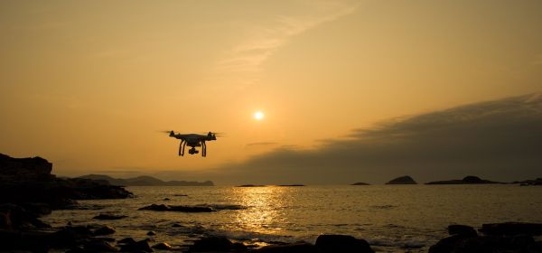 Drone Contract for Volatus, AI Power Drives Infineon and a Beauty Boom at M1 Kliniken: Three Exciting Stocks Under the Microscope
