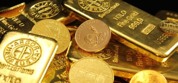 Gold Price Above USD 4,000 and Central Bank Rally: Barrick Mining, Lahontan Gold, Newmont&mdash;Time to Buy Now?